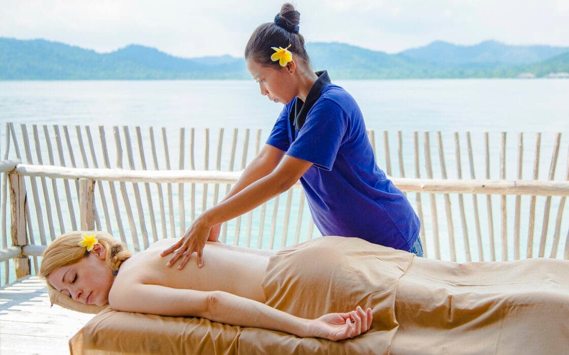 Overwater massage for the bride at Telunas
